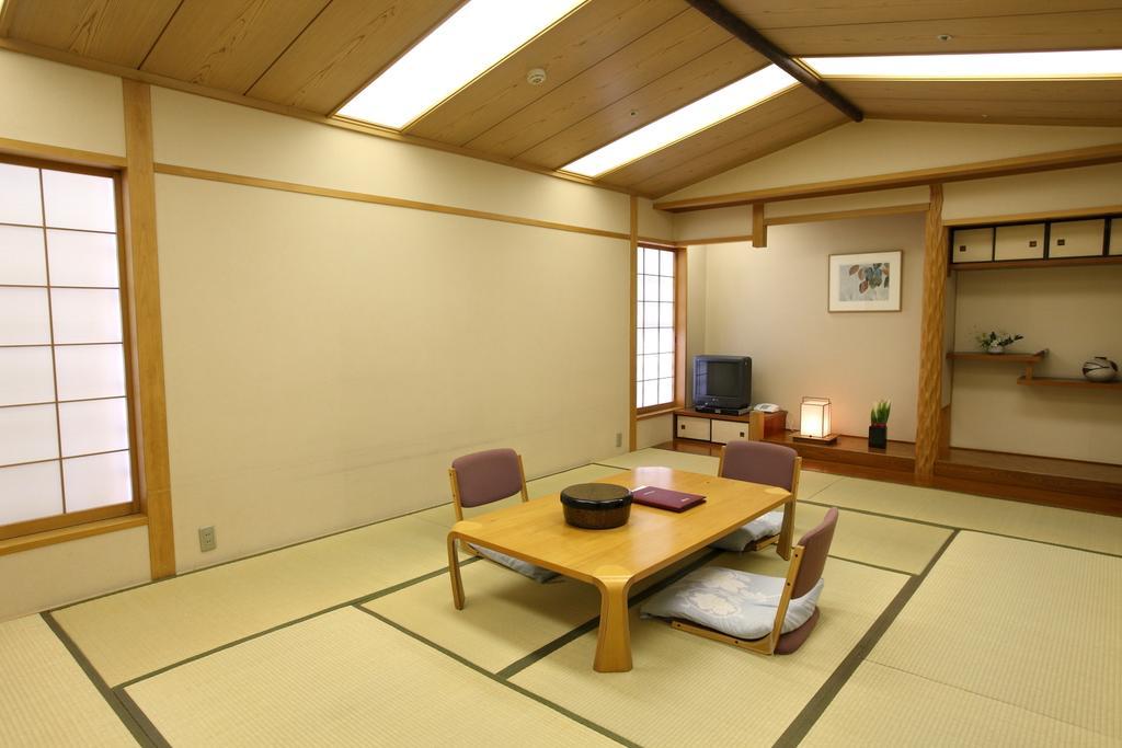 Sunplaza Seasons Hotel Nagoya Bagian luar foto