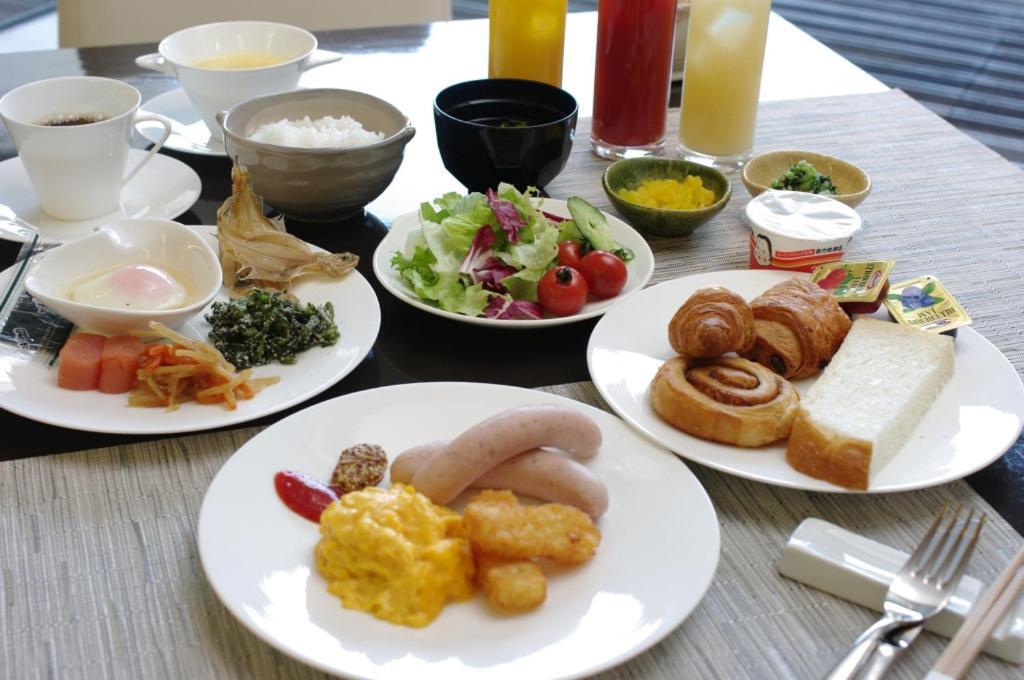 Sunplaza Seasons Hotel Nagoya Bagian luar foto